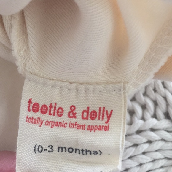 4 Baby onesies by H&M - Picture 2 of 5